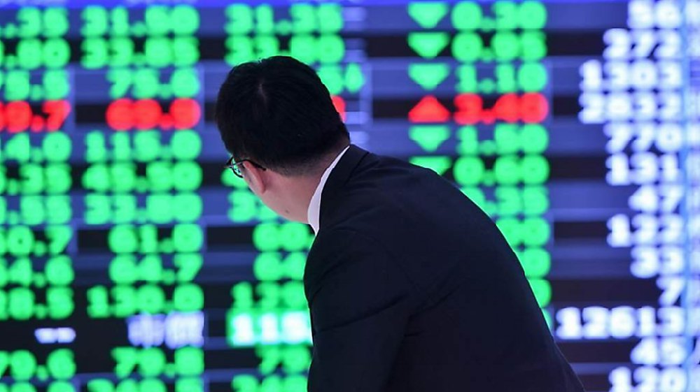 台股5日跌點及跌幅均寫下歷史最重,臺灣證券交易所總經理簡立忠及櫃買中心總經理李愛玲分別召開記者會宣布,已將各階段所需救市措施準備妥當。圖/本報資料照片 image