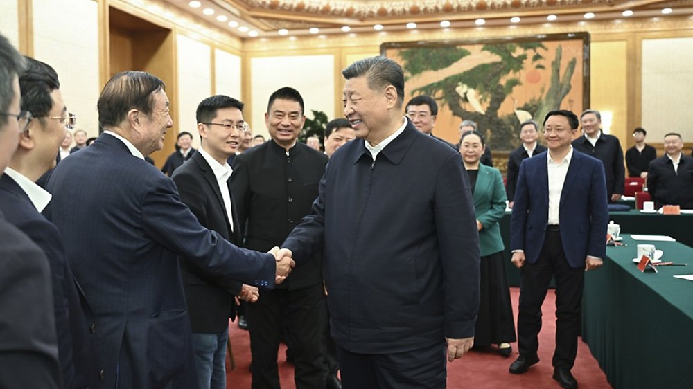 大陸國家主席習近平17日出席專為民營企業舉辦的座談會,為民營企業打強心針。圖/新華社 image