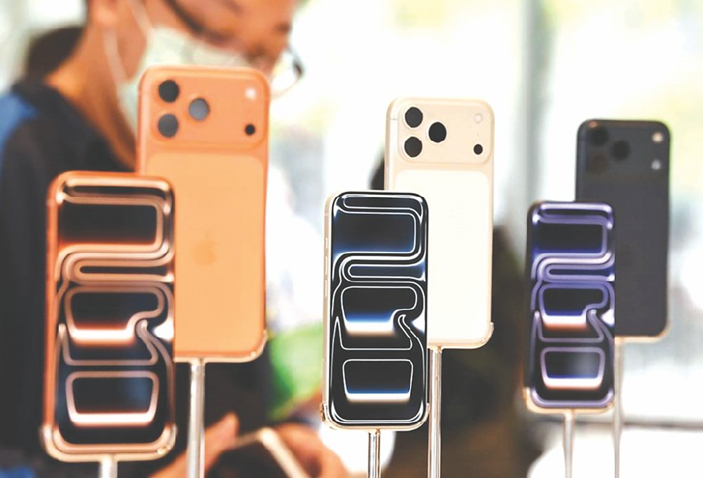 天貓蘋果Apple Store官方旗艦店的iPhone系列,在開賣首小時的成交額,已超越2024年活動首日全天的紀錄。圖/本報資料照片 image