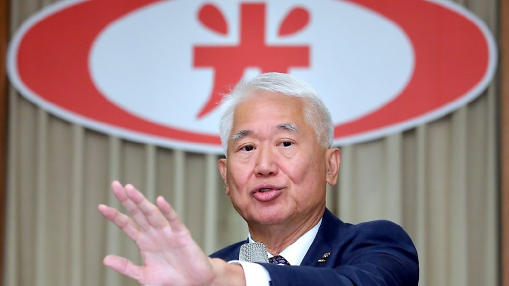 新光人壽董事長魏寶生22日臨時召開記者會,宣布新壽董事會在一致決下,已授權他在台北市政府同意返還新壽已支付之相關成本的前提下,合意解除北士科T17、T18地上權契約,以利於輝達海外總部進駐。圖/黃世麒 image